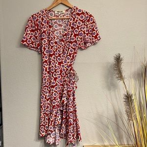 Diane Von Furstenburg Women’s Wrap Mini Dress in Floral with Flutter Sleeves